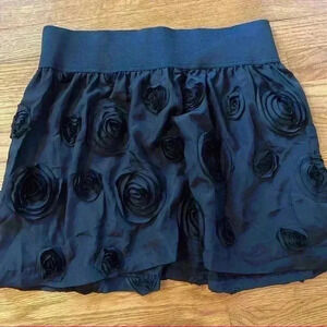 Stoosh elastic waist mini skirt rose flowers women M black